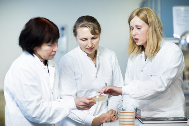 Leonie Wenning (right) has confirmed that yeast fermentation can be used to produce all types of pheromones